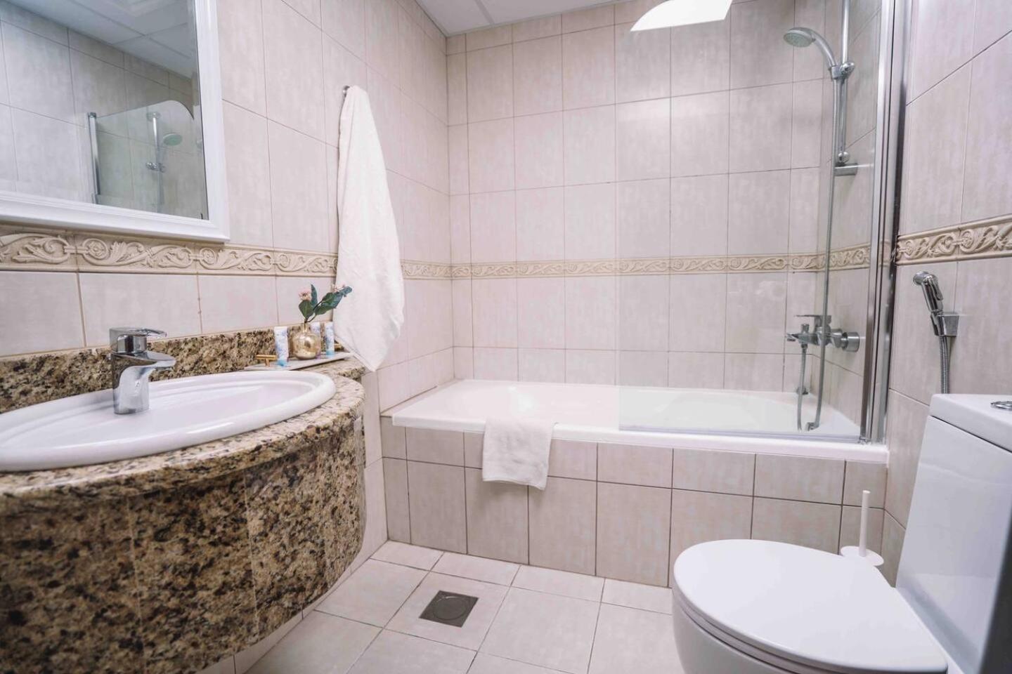 Sea & Palm View Elegant 1 Bedroom Apartment 迪拜 外观 照片