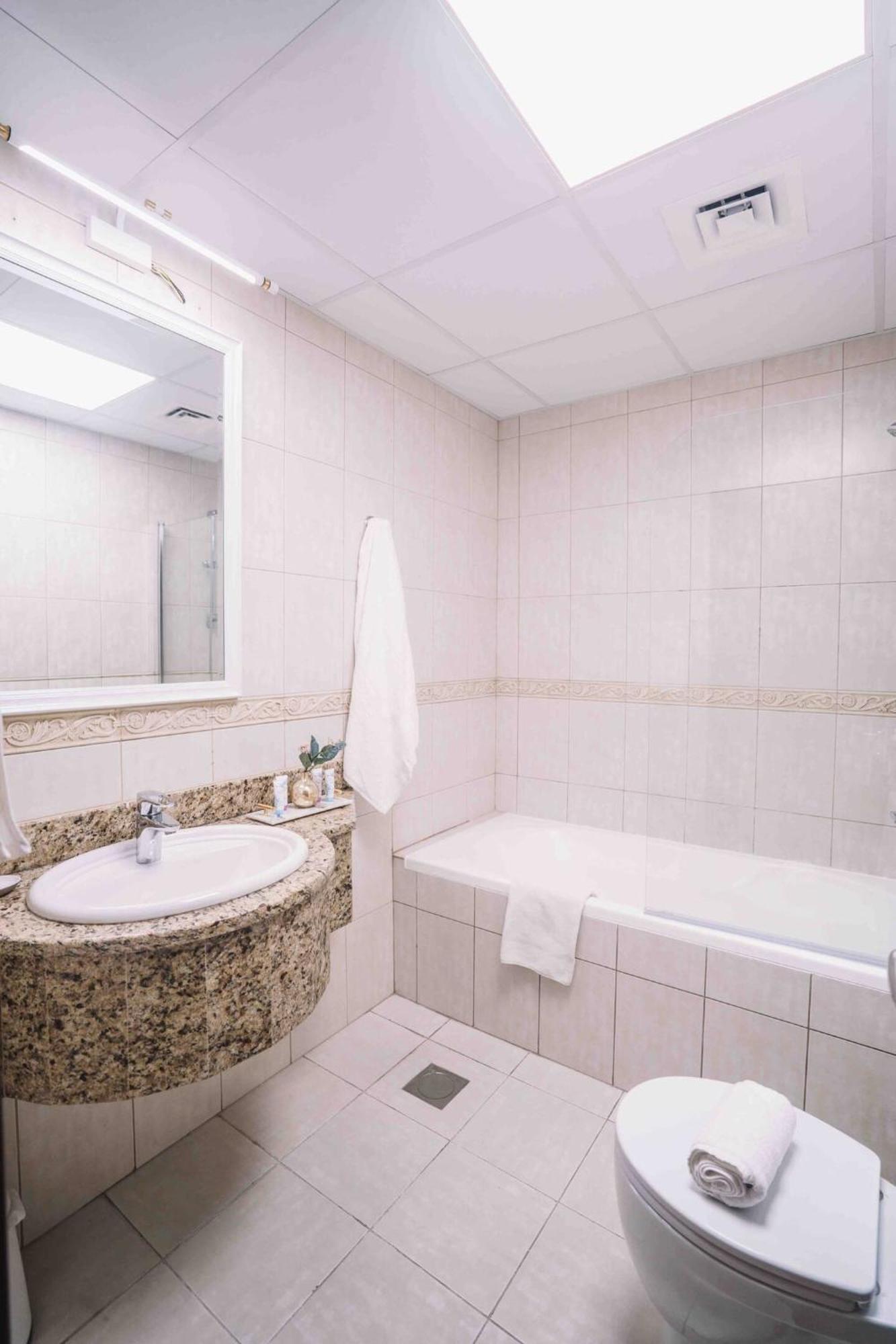 Sea & Palm View Elegant 1 Bedroom Apartment 迪拜 外观 照片